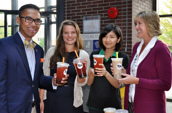Alden Habacon, UBC’s Director of Intercultural Understanding Strategy Development, enjoys a bubble tea with Jenica Frisque, from UBC Okanagan’s Equity and Inclusion Office, second-year arts student Tiffany Huang, and UBC Okanagan’s Lisa Levell.