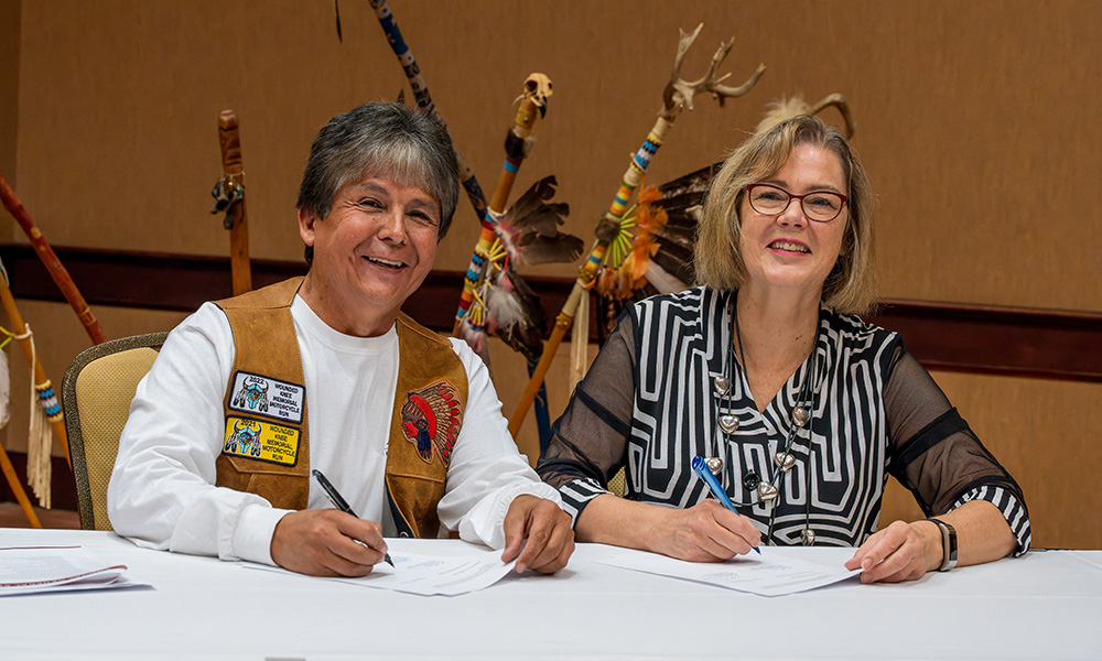 A photo of Chief Clarence Louie UBCO Principal and Deputy Vice-Chancellor Lesley Cormack.