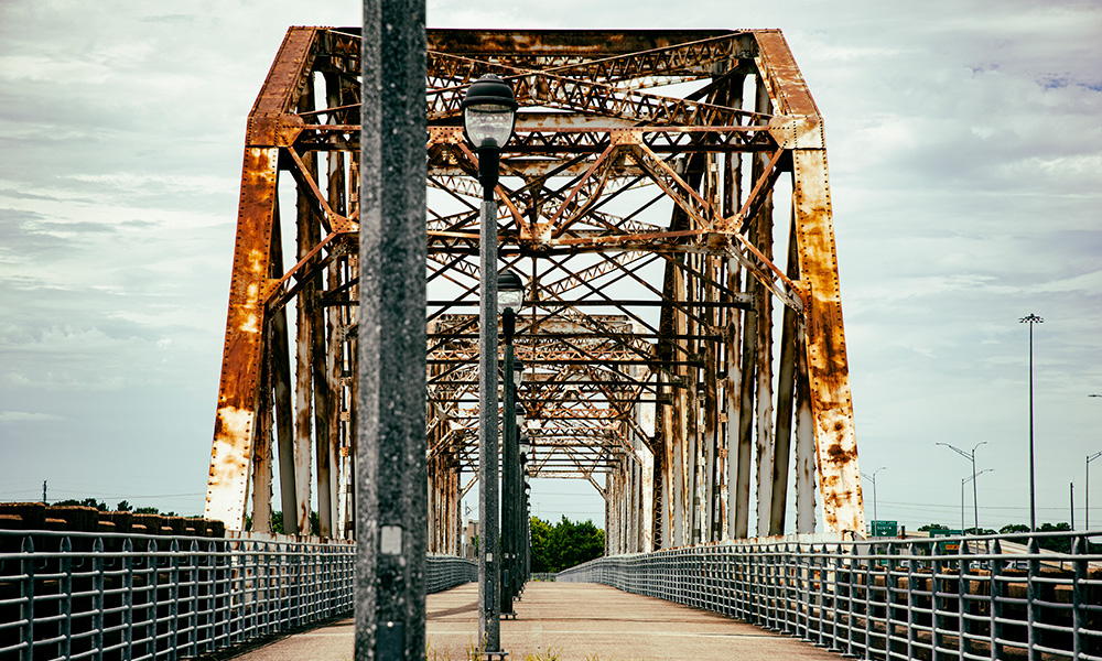 A photo of the Bevil Jarrel Memorial Bridge in Houston looking rusty